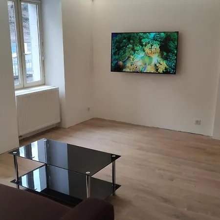 Maison Face A La Dordogne Avec Terrasse * La Bourboule